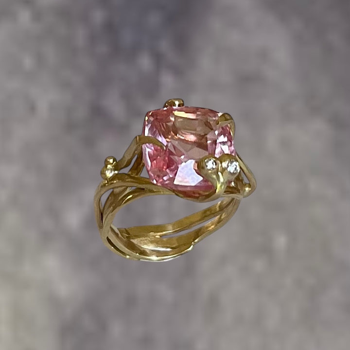 Floating kunzite Ring