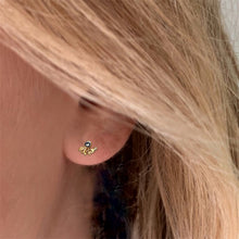 Load image into Gallery viewer, Tropic Stud Safire