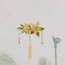 Load image into Gallery viewer, Hummingbird Dream Earring